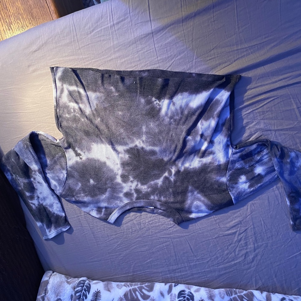 Tie Dye grey and white long sleeve shirt.